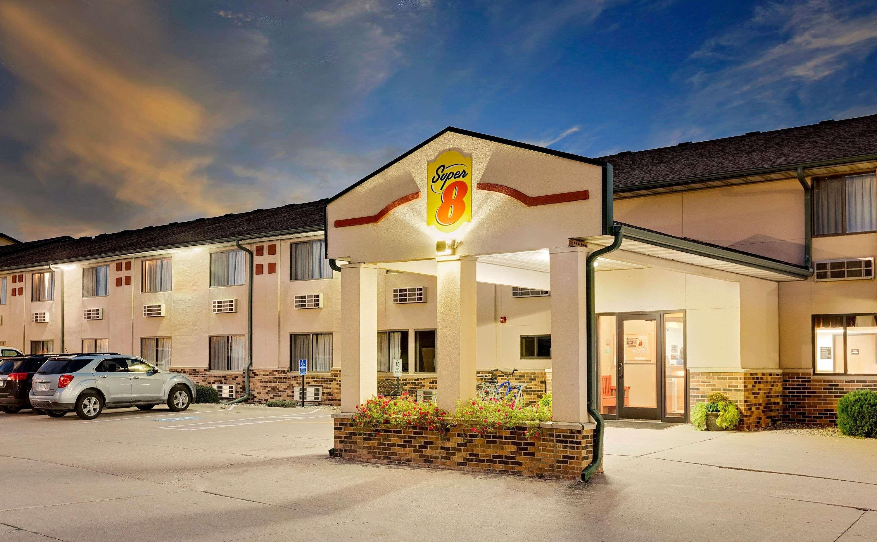 Super 8 By Wyndham St. James Saint James Exterior foto