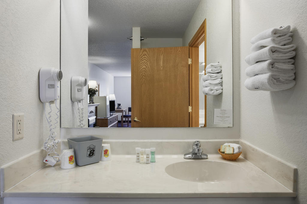Super 8 By Wyndham St. James Saint James Quarto foto